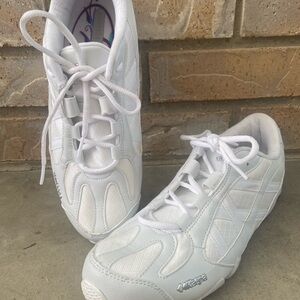 Kaepa Cheer White Sneakers, like new!